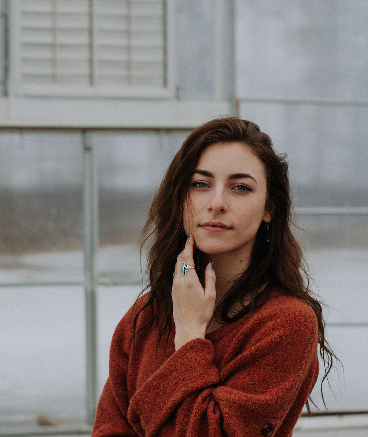 Thinking about whether she should abortion or adoption